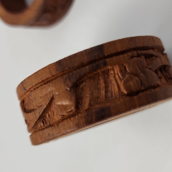 Set of 6 Wood Napkin Rings - Picture 3 of 4